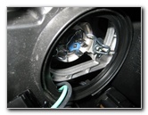 Hyundai-Santa-Fe-Headlight-Bulbs-Replacement-Guide-014