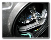 Hyundai-Santa-Fe-Headlight-Bulbs-Replacement-Guide-015