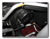 Hyundai-Santa-Fe-Headlight-Bulbs-Replacement-Guide-018