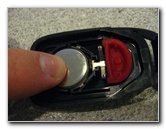 Hyundai-Santa-Fe-Key-Fob-Battery-Replacement-Guide-009