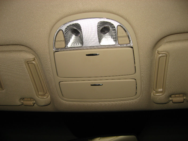 Hyundai-Santa-Fe-Overhead-Map-Light-Bulbs-Replacement-Guide-001