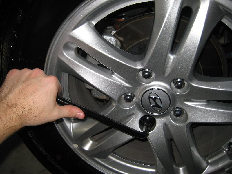 Hyundai-Santa-Fe-Rear-Brake-Pads-Replacement-Guide-026