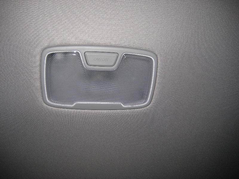 Hyundai-Sonata-Dome-Light-Bulb-Replacement-Guide-002
