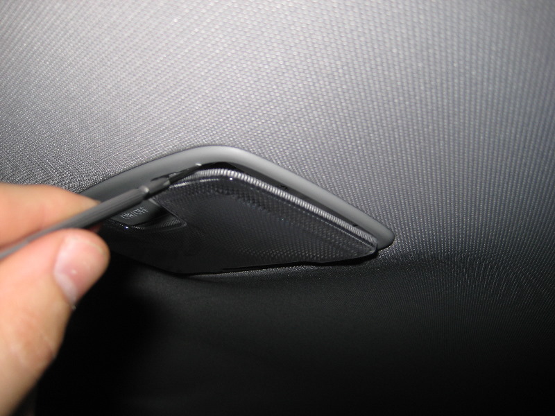 Hyundai-Sonata-Dome-Light-Bulb-Replacement-Guide-003