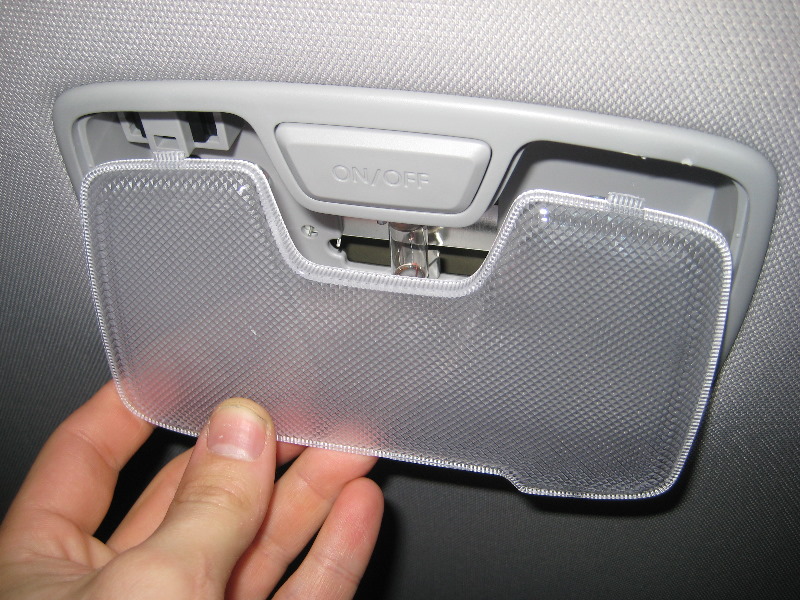 Hyundai-Sonata-Dome-Light-Bulb-Replacement-Guide-011