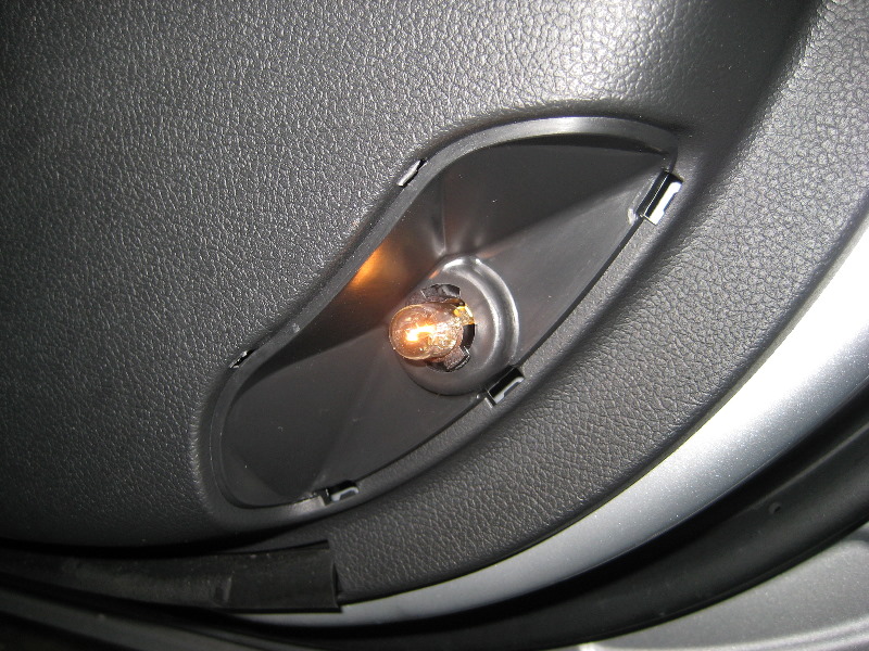 Hyundai-Sonata-Door-Courtesy-Step-Light-Bulb-Replacement-Guide-004