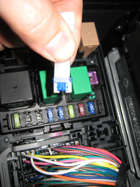 Hyundai-Sonata-Electrical-Fuse-Replacement-Guide-009