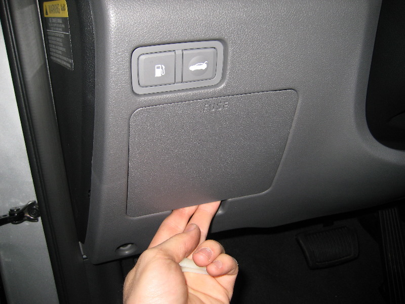 Hyundai-Sonata-Electrical-Fuse-Replacement-Guide-014