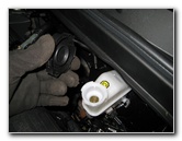 Hyundai-Sonata-Front-Brake-Pads-Replacement-Guide-020