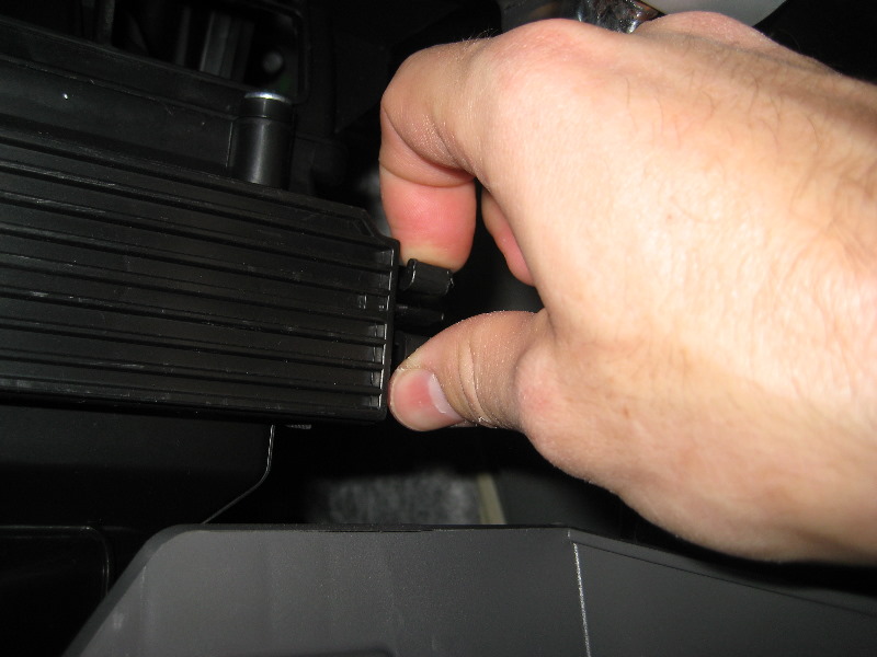 Hyundai-Sonata-HVAC-Cabin-Air-Filter-Replacement-Guide-013