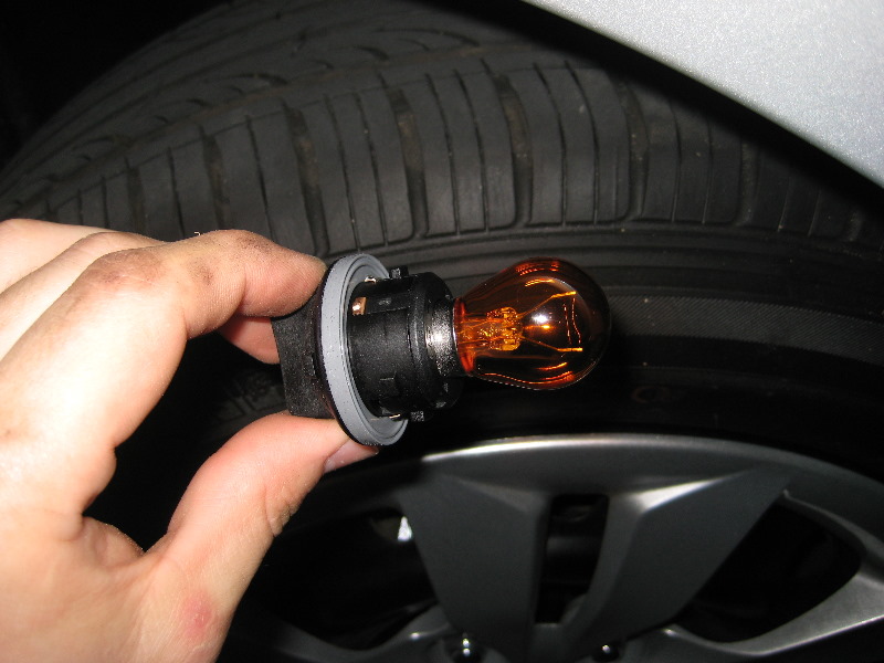 Hyundai-Sonata-Headlight-Bulbs-Replacement-Guide-043