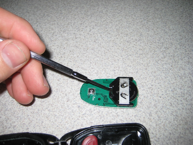 Hyundai-Sonata-Key-Fob-Battery-Replacement-Guide-008