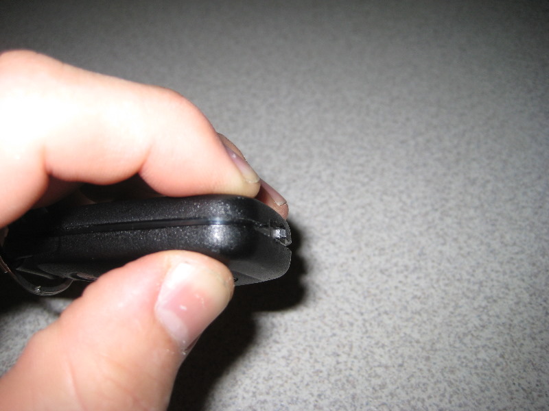 Hyundai-Sonata-Key-Fob-Battery-Replacement-Guide-016