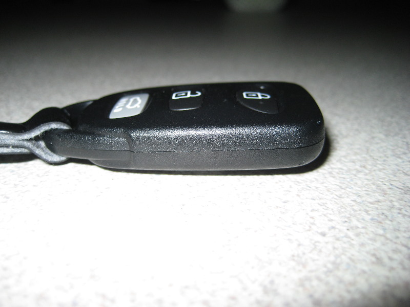 Hyundai-Sonata-Key-Fob-Battery-Replacement-Guide-017