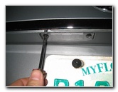 Hyundai-Sonata-License-Plate-Light-Bulb-Replacement-Guide-002