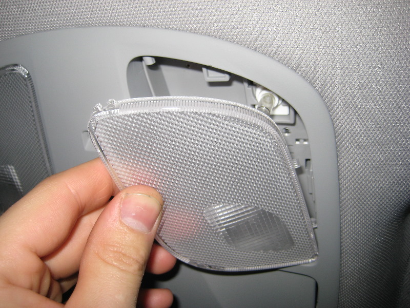 Hyundai-Sonata-Overhead-Map-Light-BulbsReplacement-Guide-011