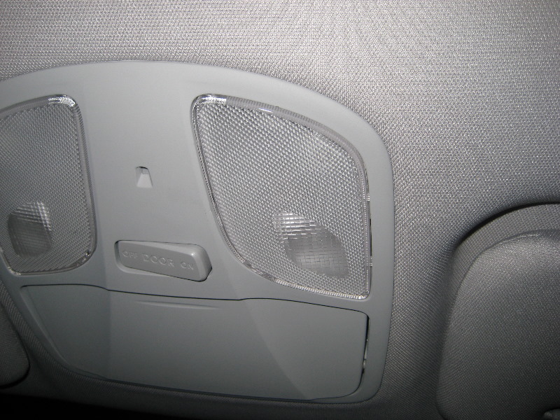 Hyundai-Sonata-Overhead-Map-Light-BulbsReplacement-Guide-013