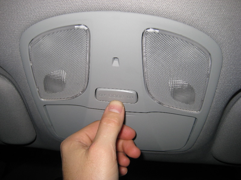 Hyundai-Sonata-Overhead-Map-Light-BulbsReplacement-Guide-015