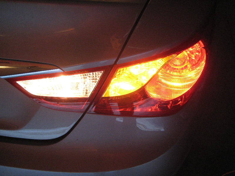 Hyundai-Sonata-Tail-Light-Bulbs-Replacement-Guide-030