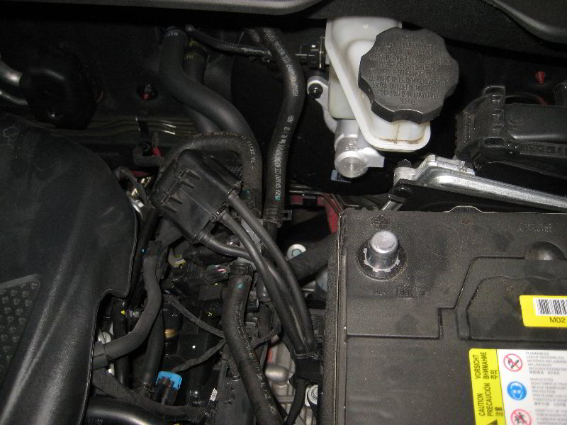 Hyundai-Tucson-12V-Automotive-Battery-Replacement-Guide-011
