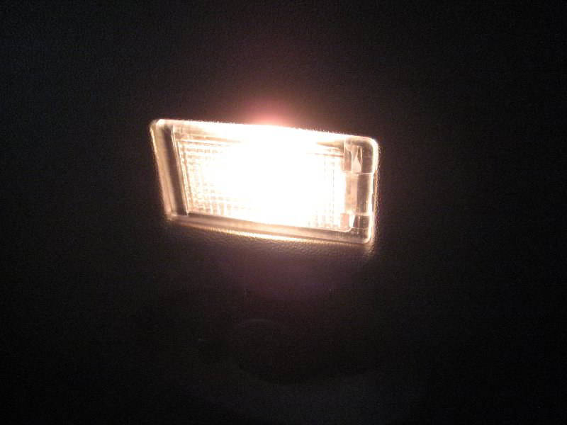 Hyundai-Tucson-Cargo-Area-Light-Bulb-Replacement-Guide-012