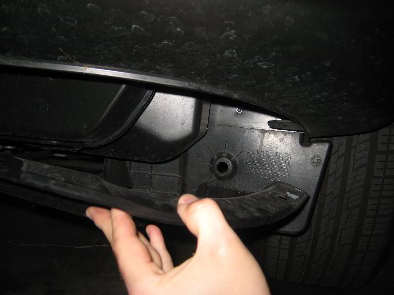 Hyundai-Tucson-Fog-Light-Bulbs-Replacement-Guide-012