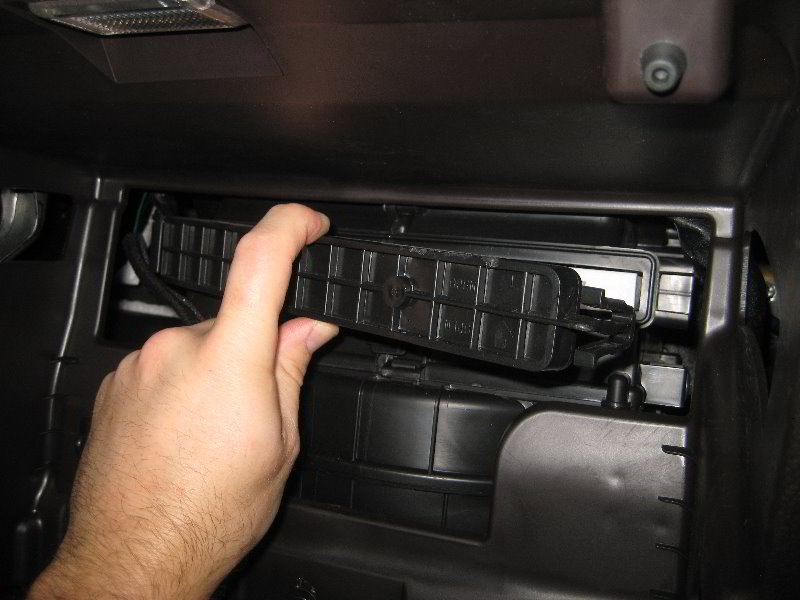 Hyundai-Tucson-HVAC-Cabin-Air-Filter-Replacement-Guide-022