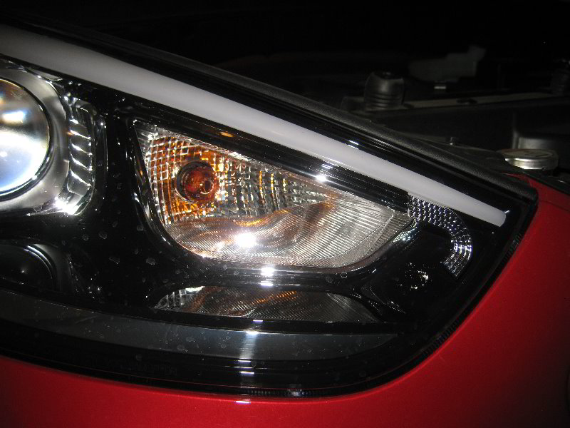 Hyundai-Tucson-Headlight-Bulbs-Replacement-Guide-016
