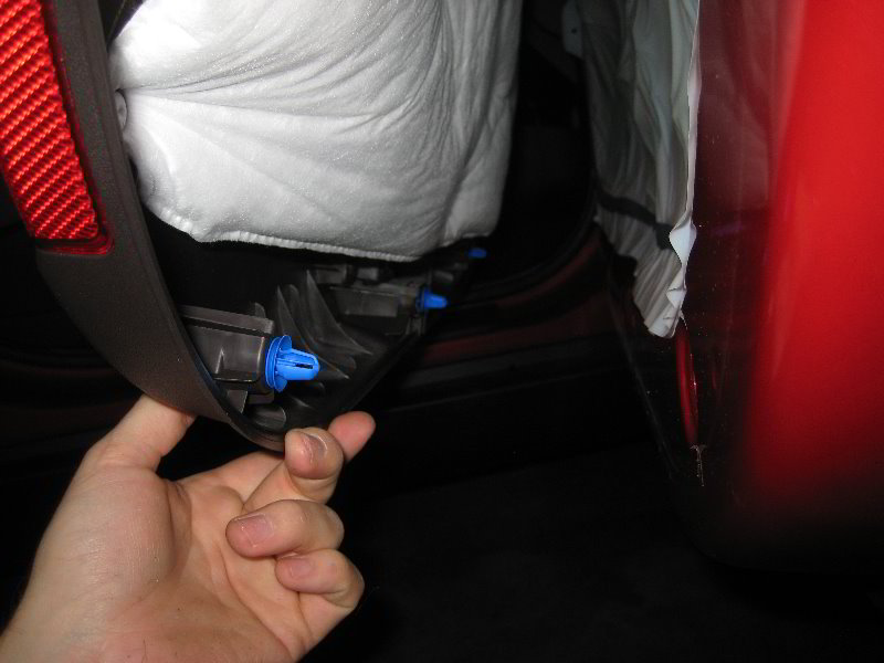Hyundai-Tucson-Interior-Door-Panel-Removal-Guide-028