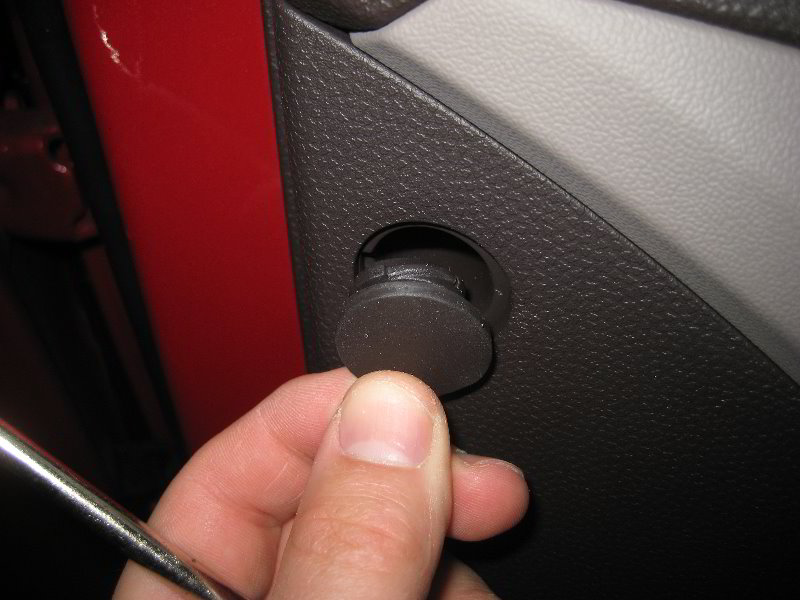 Hyundai-Tucson-Interior-Door-Panel-Removal-Guide-052