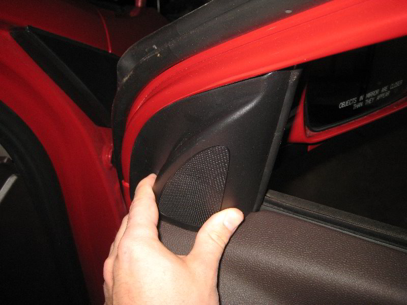 Hyundai-Tucson-Interior-Door-Panel-Removal-Guide-056