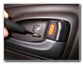 Hyundai-Tucson-Interior-Door-Panel-Removal-Guide-003
