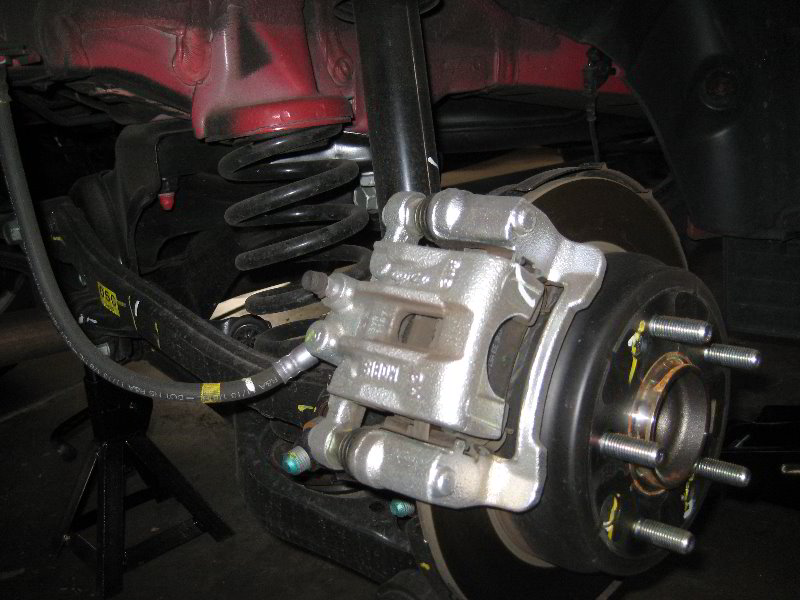 Hyundai-Tucson-Rear-Disc-Brake-Pads-Replacement-Guide-007