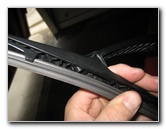 Hyundai-Tucson-Rear-Window-Wiper-Blade-Replacement-Guide-006