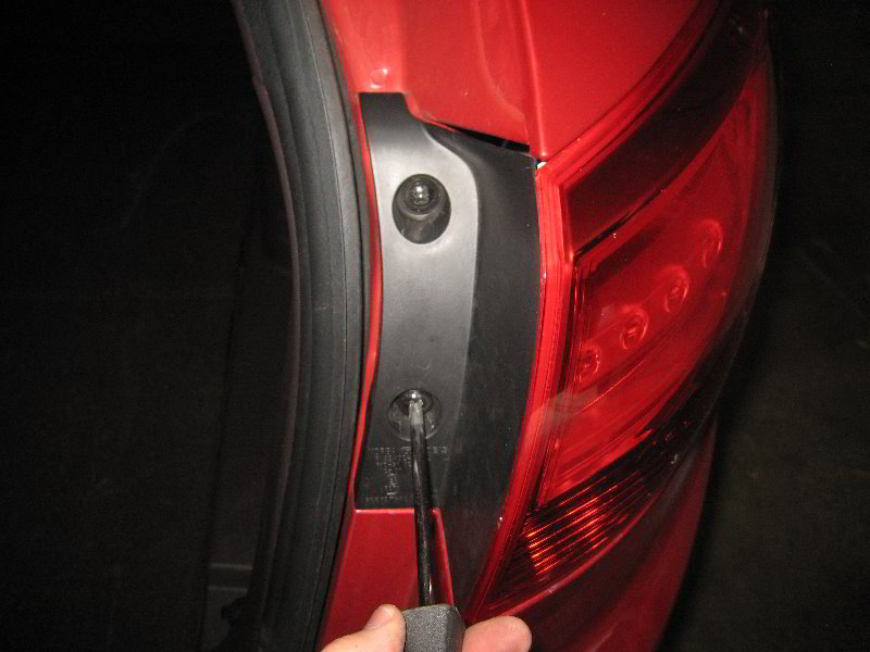 Hyundai-Tucson-Tail-Light-Bulbs-Replacement-Guide-026