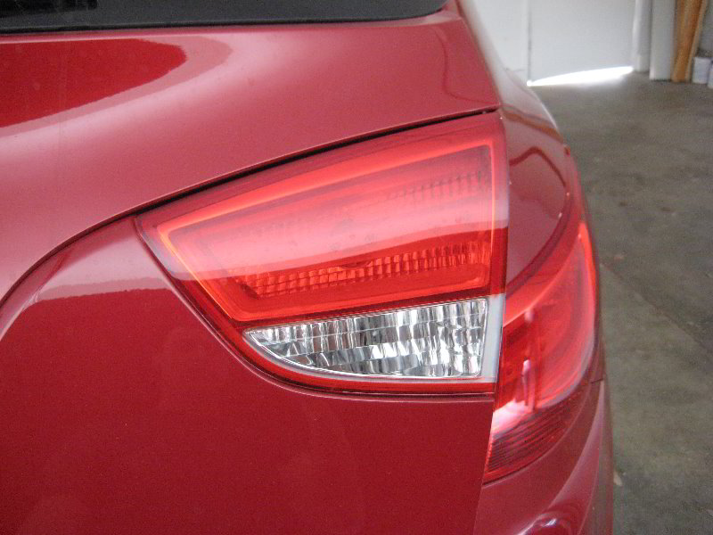 Hyundai-Tucson-Tail-Light-Bulbs-Replacement-Guide-027