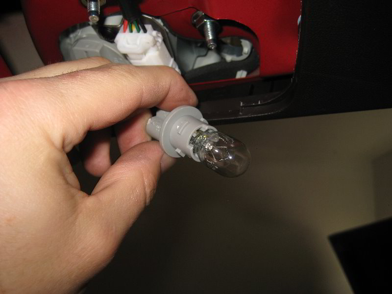 Hyundai-Tucson-Tail-Light-Bulbs-Replacement-Guide-036