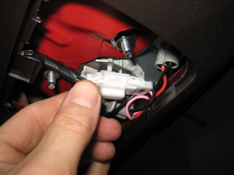 Hyundai-Tucson-Tail-Light-Bulbs-Replacement-Guide-041