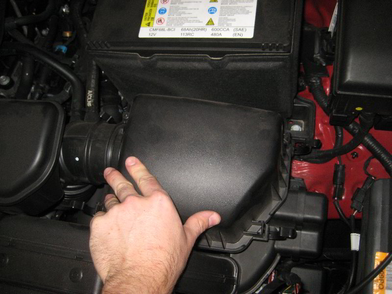 Hyundai-Tucson-Theta-II-I4-Engine-Air-Filter-Replacement-Guide-014