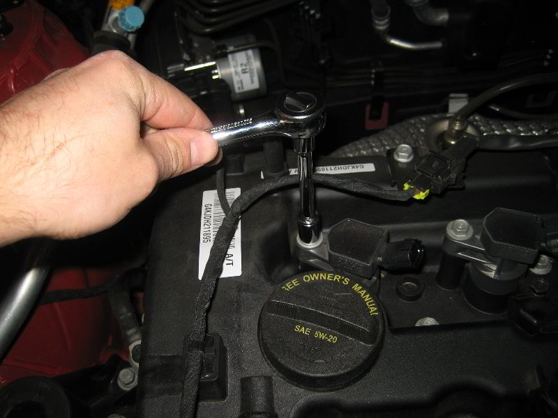 Hyundai-Tucson-Theta-II-I4-Engine-Spark-Plugs-Replacement-Guide-010