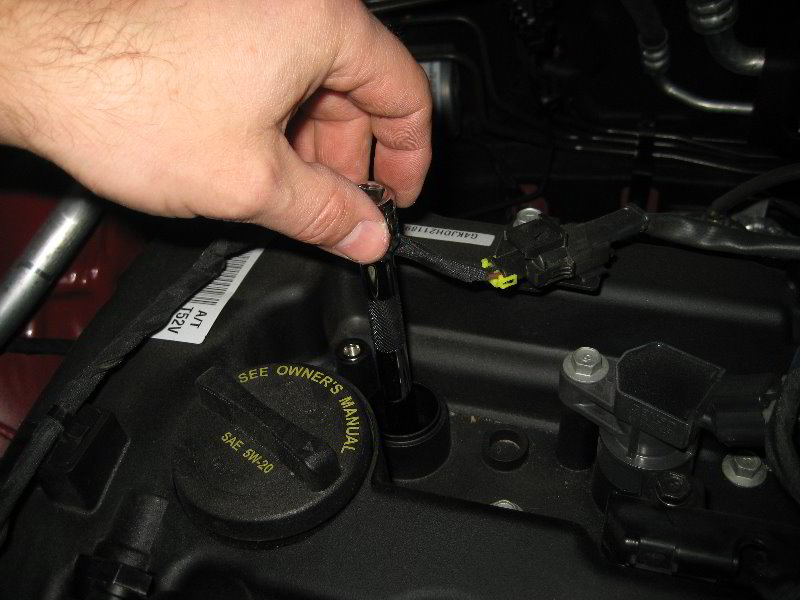 Hyundai-Tucson-Theta-II-I4-Engine-Spark-Plugs-Replacement-Guide-021