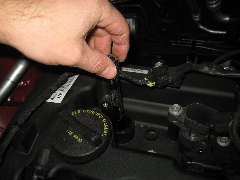 Hyundai-Tucson-Theta-II-I4-Engine-Spark-Plugs-Replacement-Guide-021