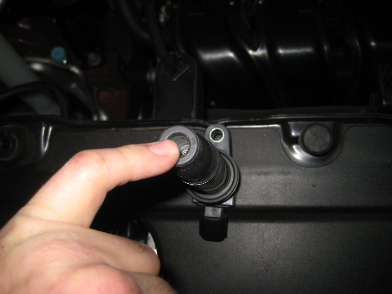 Hyundai-Tucson-Theta-II-I4-Engine-Spark-Plugs-Replacement-Guide-023