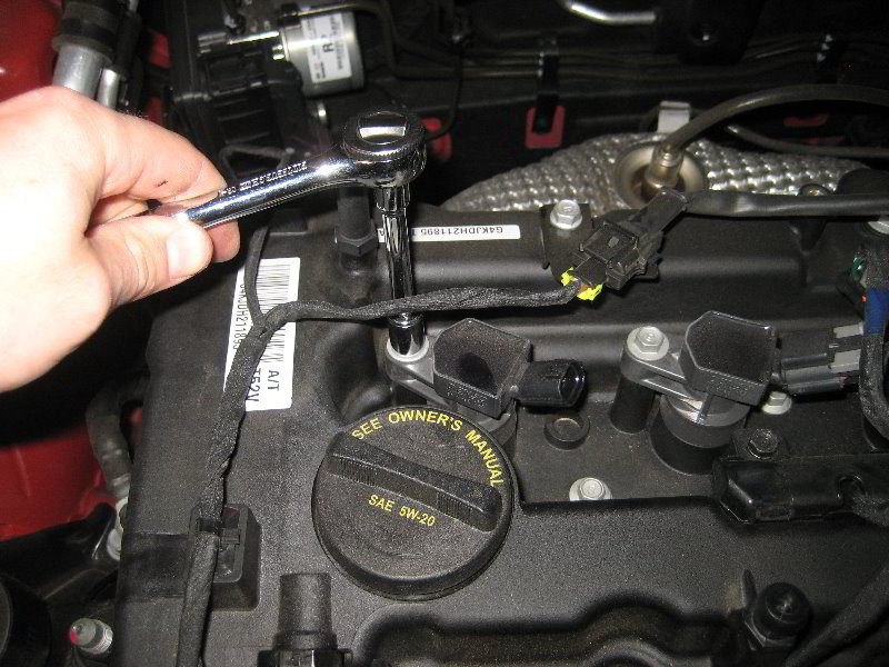 Hyundai-Tucson-Theta-II-I4-Engine-Spark-Plugs-Replacement-Guide-026
