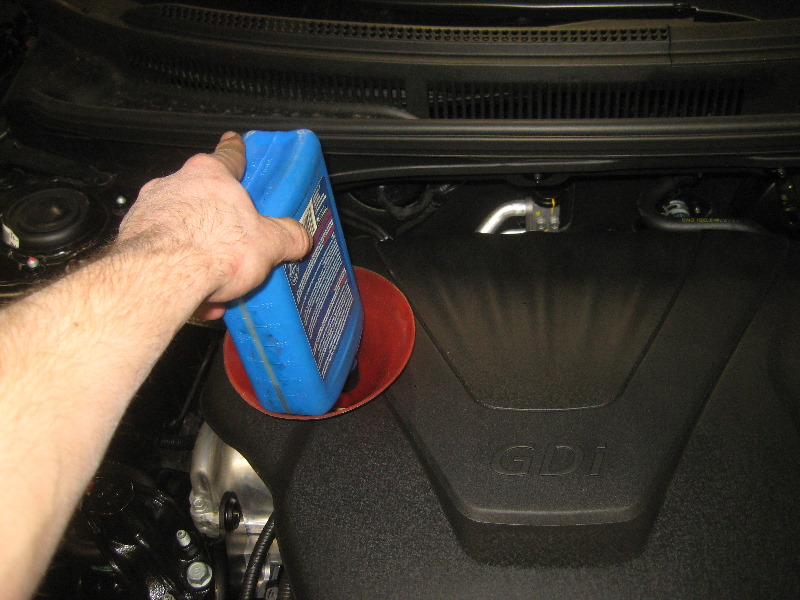 HyundaiVelosterEngineOilChangeFilterReplacementGuide044