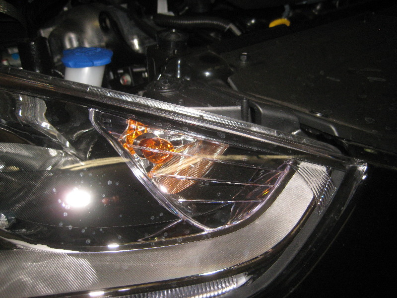 Hyundai-Veloster-Headlight-Bulbs-Replacement-Guide-030