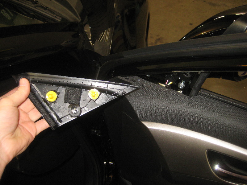 Hyundai-Veloster-Interior-Door-Panel-Removal-Guide-003