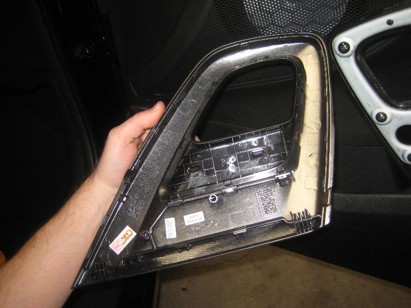 Hyundai-Veloster-Interior-Door-Panel-Removal-Guide-012