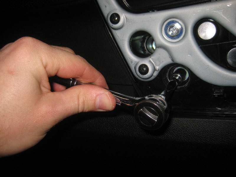 Hyundai-Veloster-Interior-Door-Panel-Removal-Guide-018