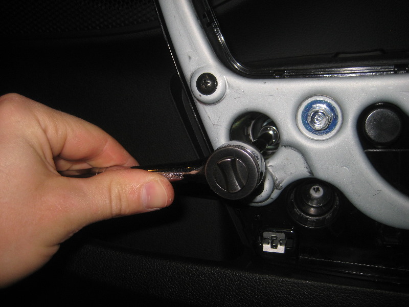 Hyundai-Veloster-Interior-Door-Panel-Removal-Guide-020